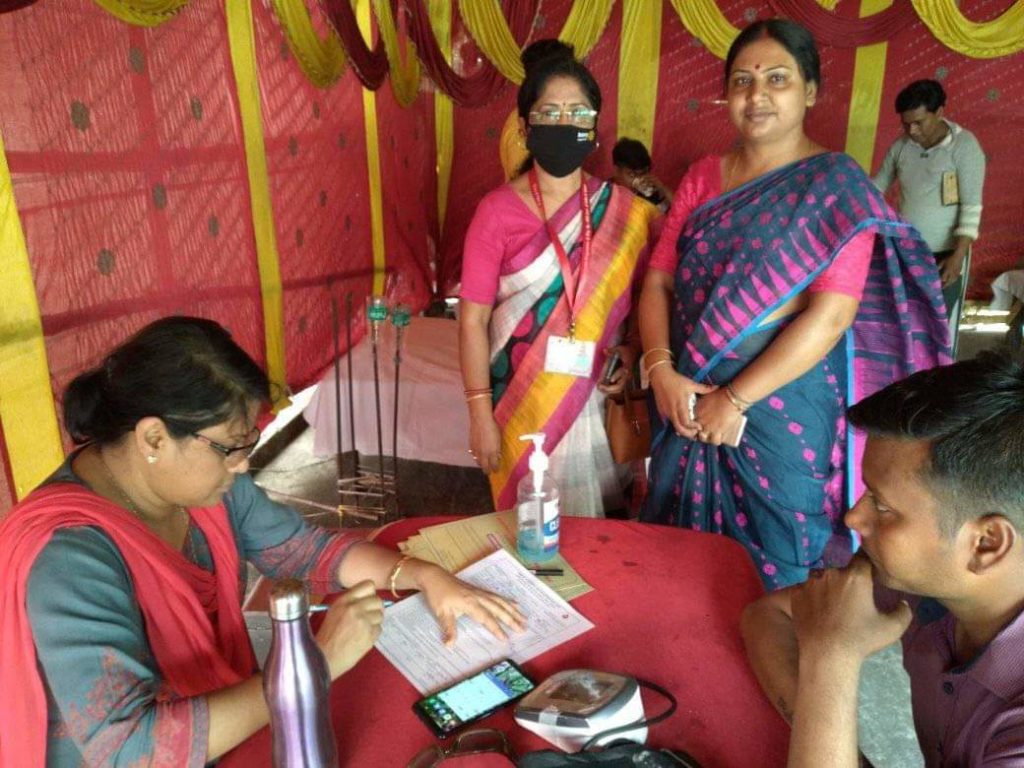 Volunteers from Durgapur donated blood in the middle of the vote