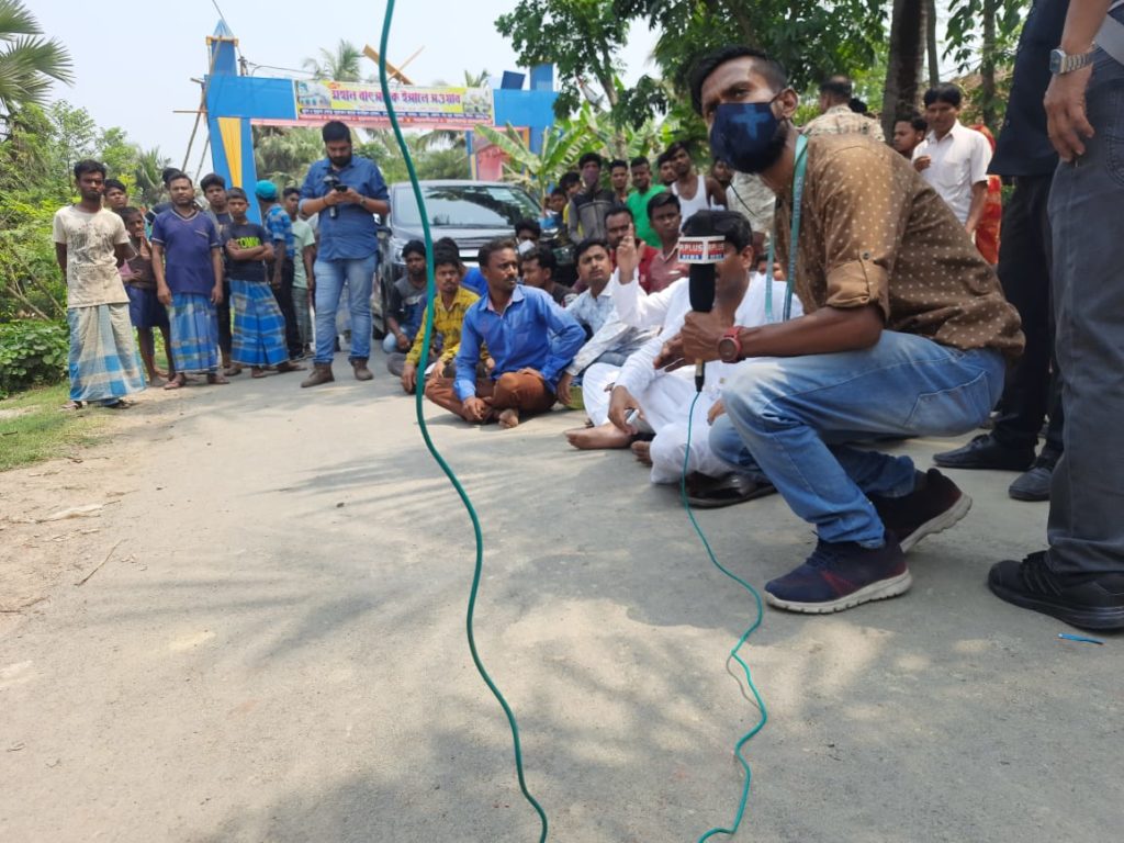 Fresh bombs were recovered from the Canning Buran Garh area, according to Shawkat Mollah