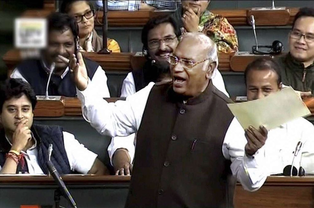 Mallikarjun Kharge in the face of ED questions